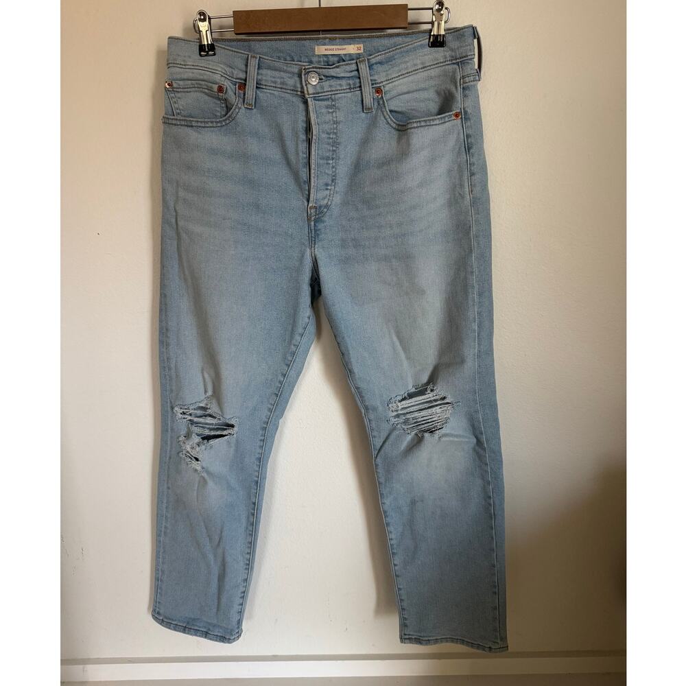 Levi's Wedgie Straight Leg Jeans Button-Fly Light‎ Wash Size 32